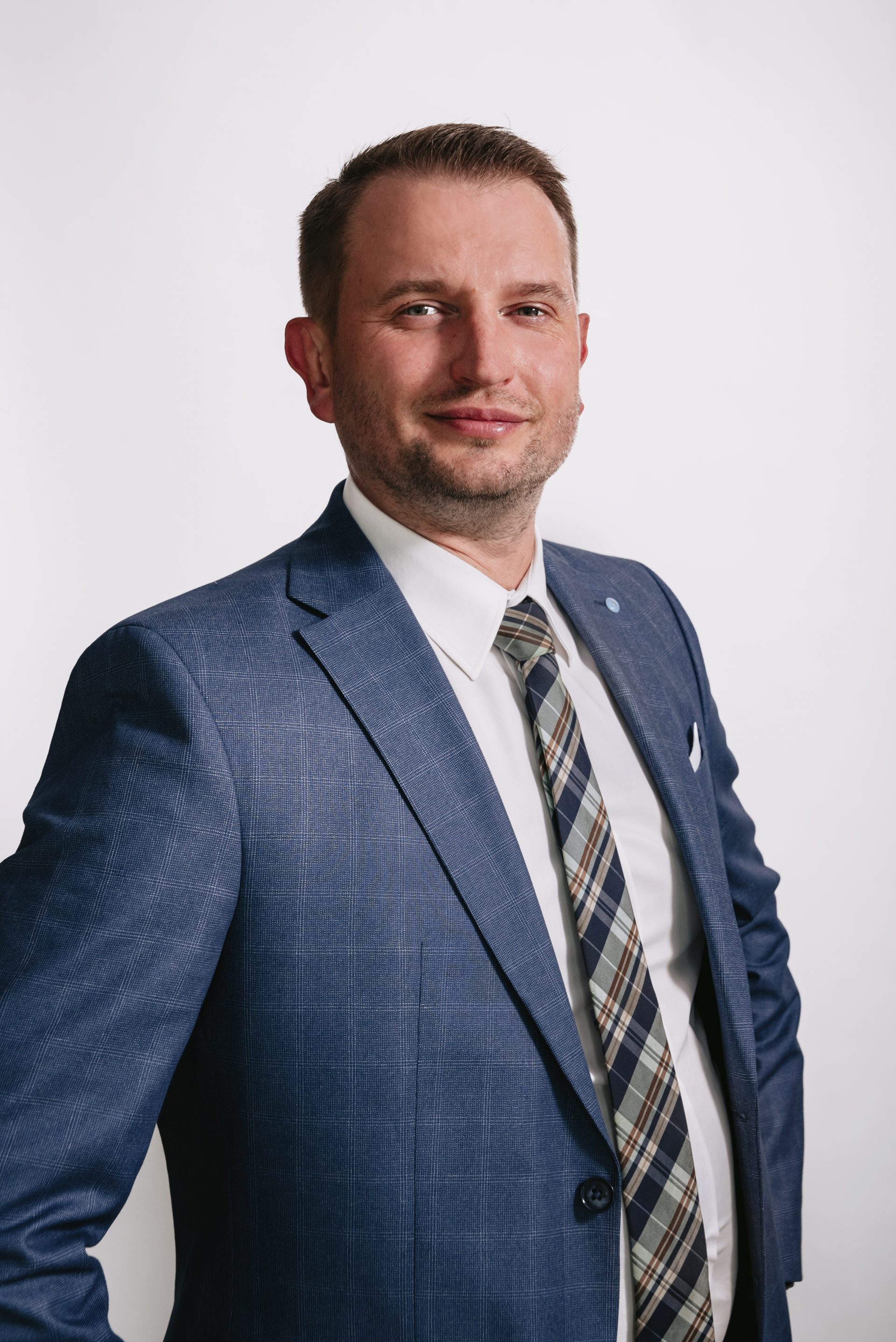 Kamil Kryński — Ekspert ds. Nieruchomości